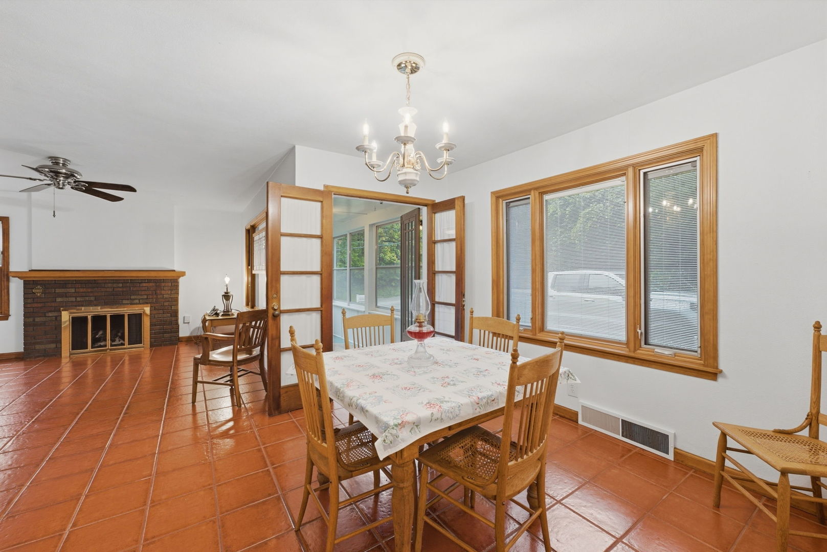 1315 34th Street Moline, IL 61265 - Photo 12 of 38 Gallery Image 12
