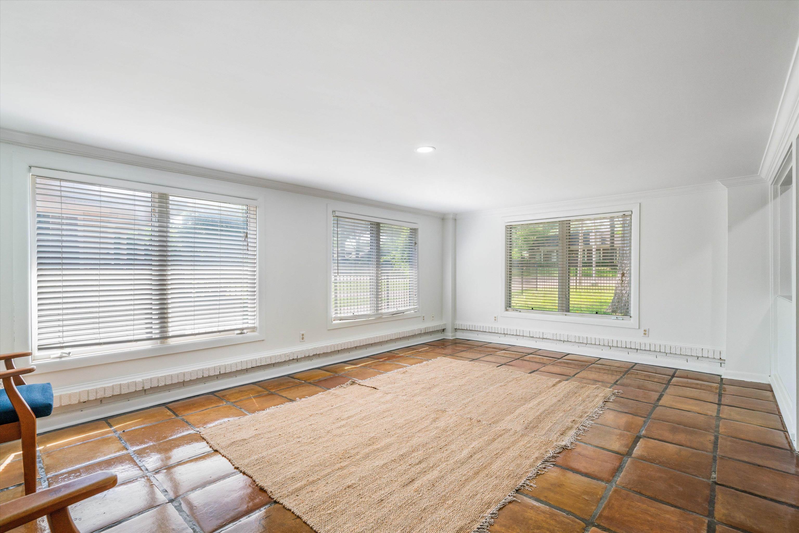 5420 Walnut Grove Road Memphis, TN 38120 - Photo 9 of 25 a view of an empty room with a window
