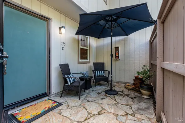 $349,000 | 215 Stony Point Road, Unit E, Santa Rosa, CA 95401