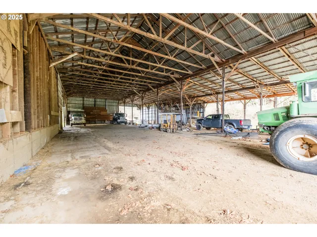 $903,000 | 92884 Applegate Trail, Junction City, OR 97448