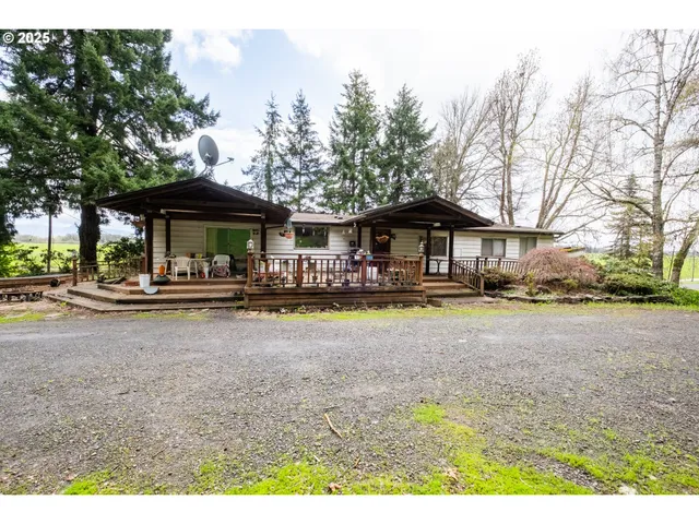 $903,000 | 92884 Applegate Trail, Junction City, OR 97448