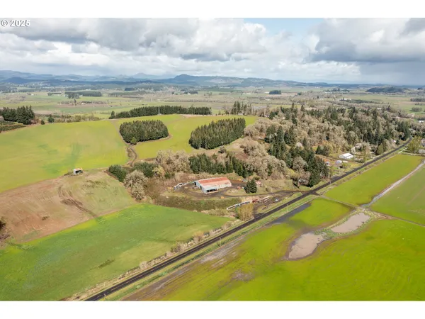 $903,000 | 92884 Applegate Trail, Junction City, OR 97448