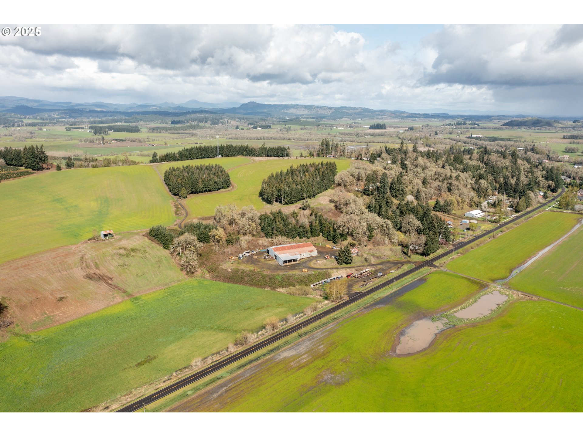 92884 Applegate Trail Junction City, OR 97448 - Photo 2 of 28