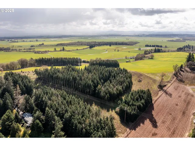$903,000 | 92884 Applegate Trail, Junction City, OR 97448
