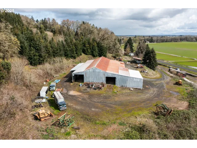 $903,000 | 92884 Applegate Trail, Junction City, OR 97448