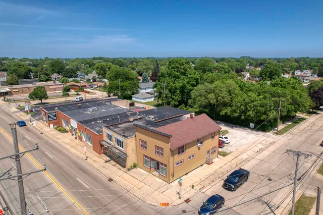 $345,000 | 3401 Douglas Avenue, Racine, WI 53402