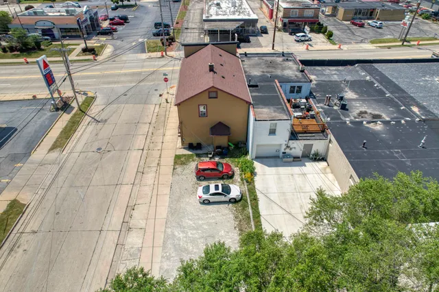 $345,000 | 3401 Douglas Avenue, Racine, WI 53402