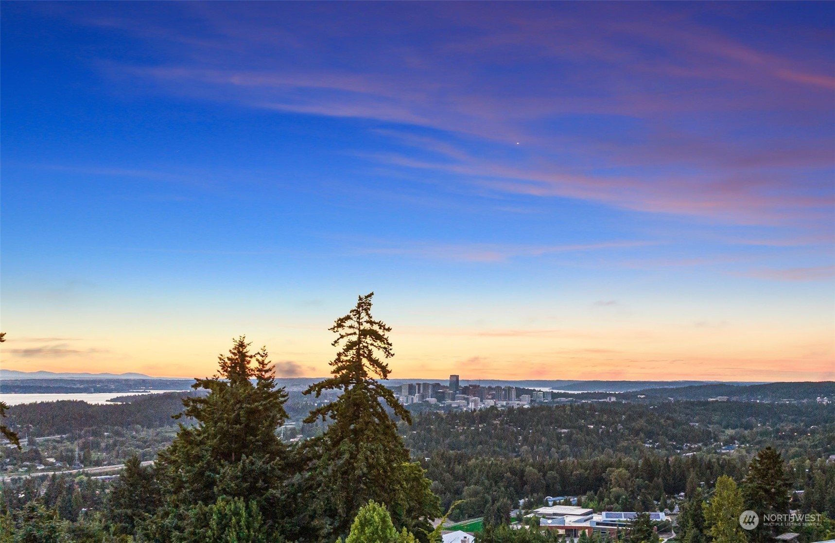 4428 140th Avenue Southeast Bellevue, WA 98006 - Photo 4 of 40 a view of a sky