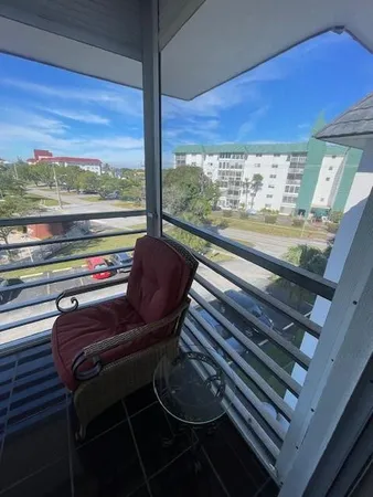 $1,400 | 4740 Northwest 21st Street, Unit 408, Lauderhill, FL 33313