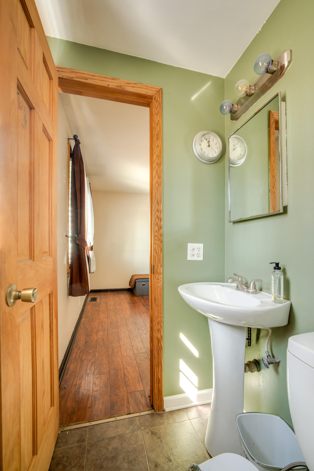 9137 Rucker Road Grosse Ile, MI 48138 - Photo 20 of 41 Primary Bath