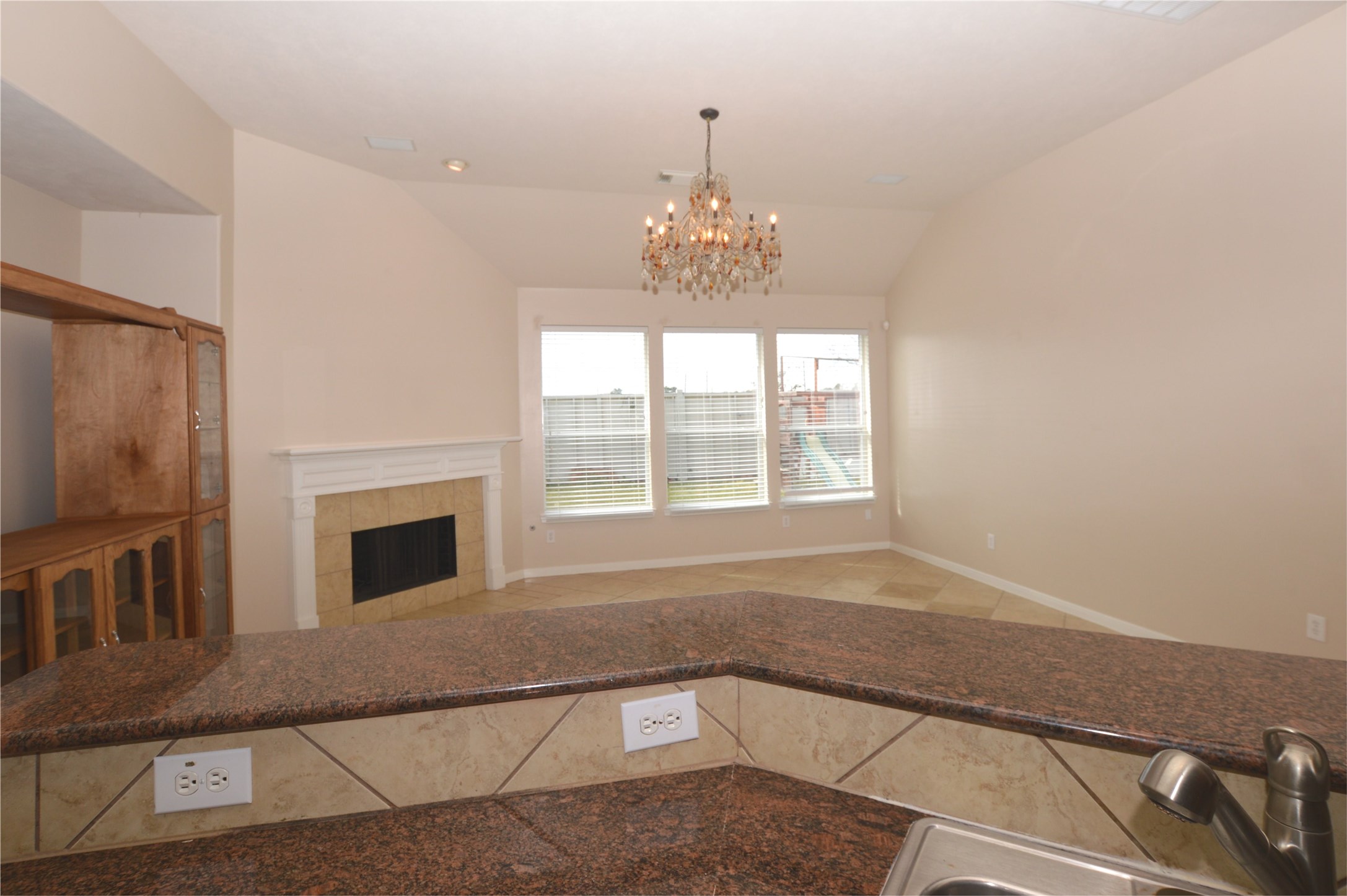 19415 Country Rd Drive Spring, TX 77388 - Photo 8 of 29 Gallery Image 8