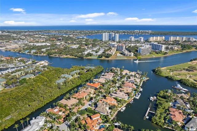 $6,995,000 | 833 Harbour Isles Place, North Palm Beach, FL 33410