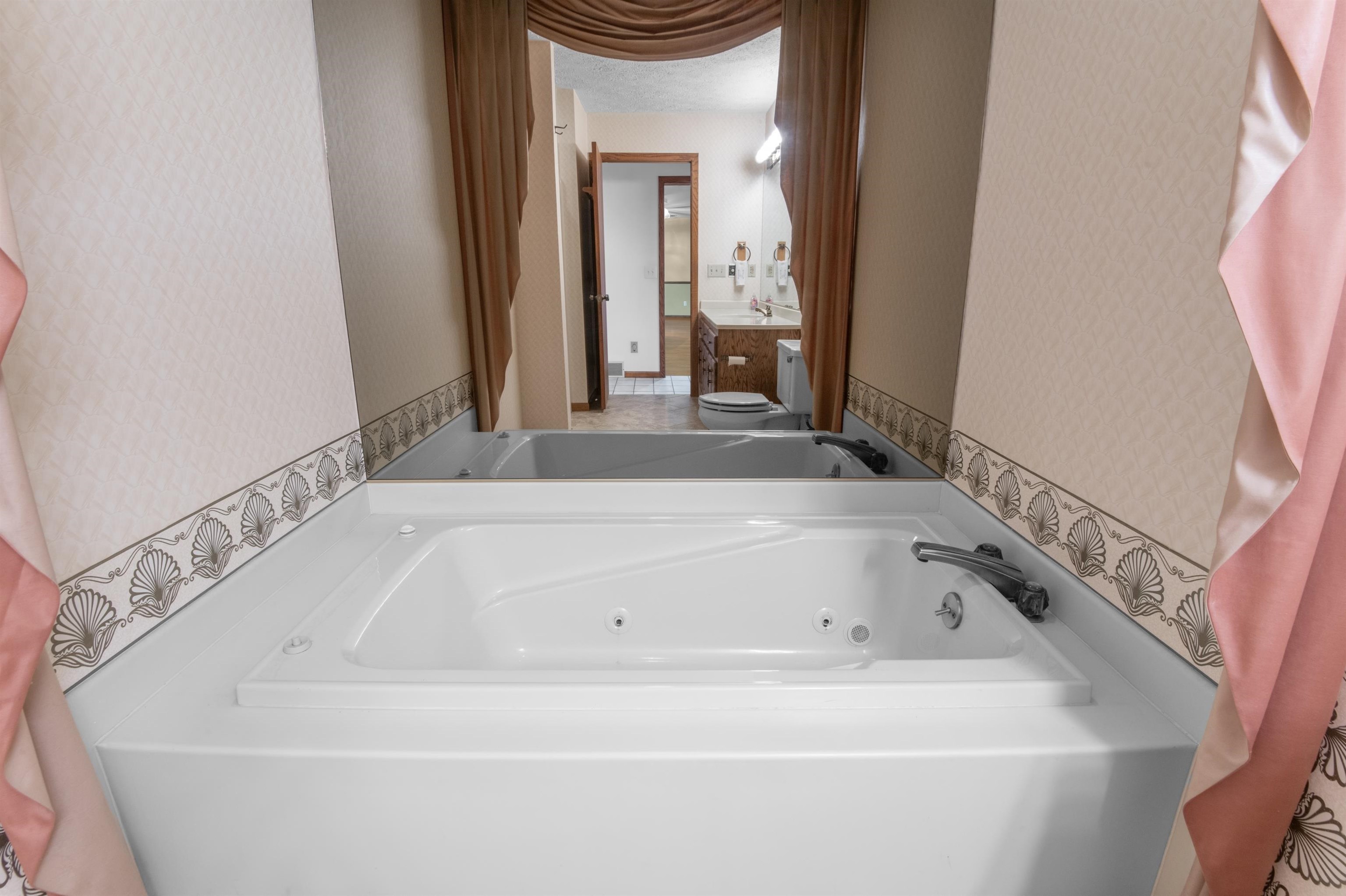 3401 North Fiesta Drive Appleton, WI 54911 - Photo 12 of 37