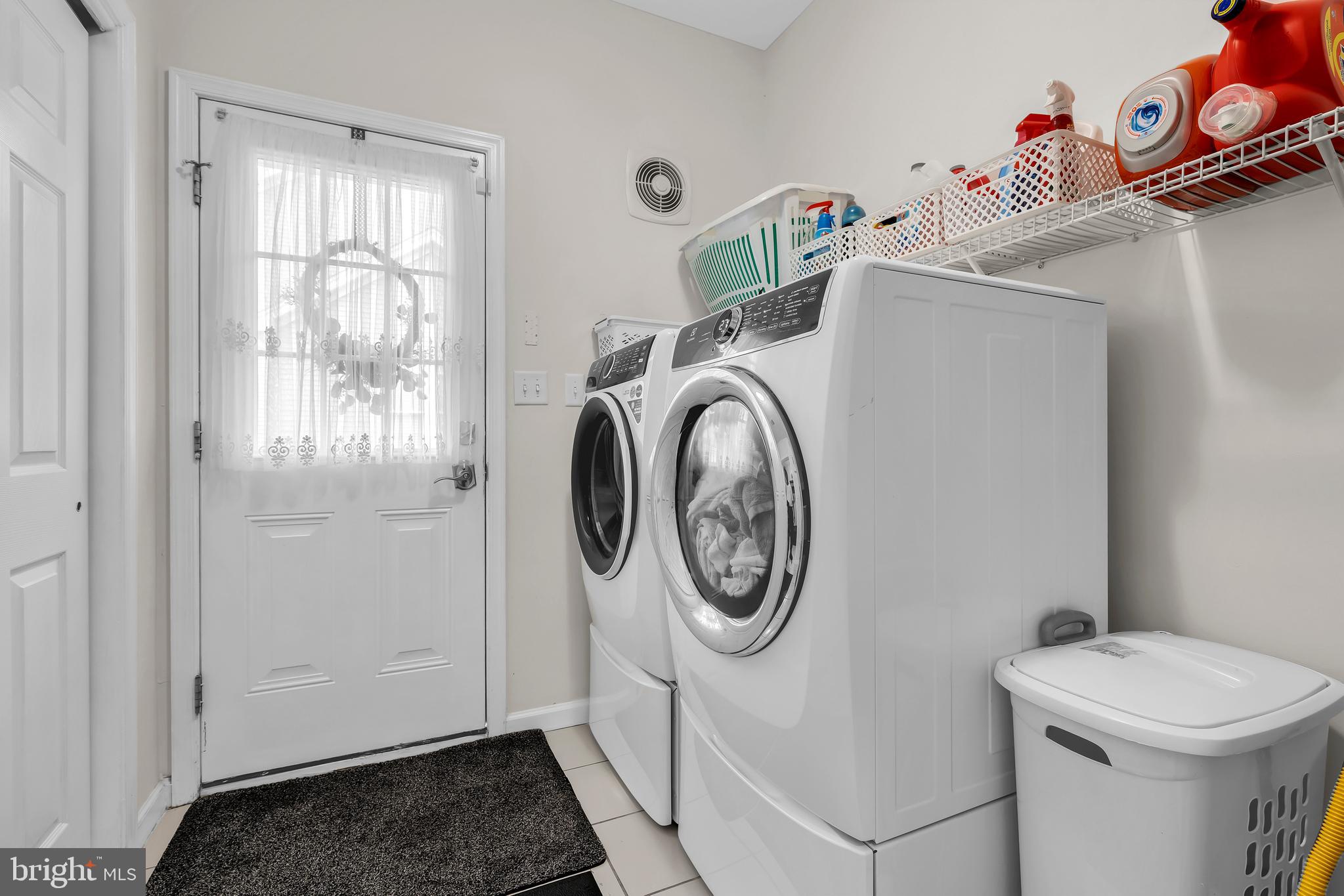 20 Jockey Place Chesterfield, NJ 08515 - Photo 26 of 49 a utility room with dryer and washer