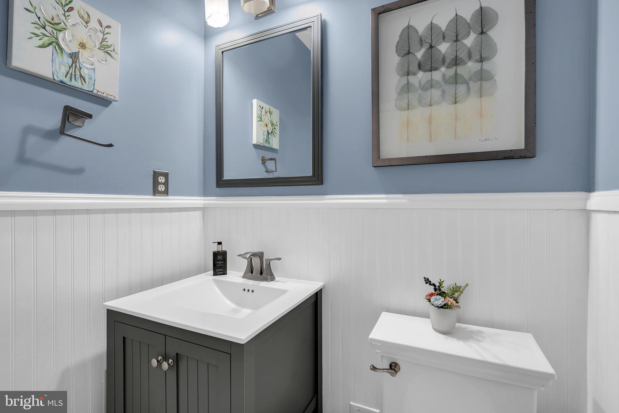 20 Jockey Place Chesterfield, NJ 08515 - Photo 10 of 49 a bathroom with a sink and a mirror