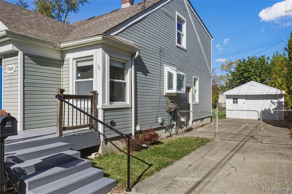 1560 Columbia Road Berkley, MI 48072 - Photo 6 of 52 Gallery Image 6