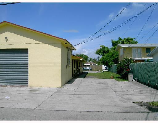 255 Southwest 12th Street Dania Beach, FL 33004 - Photo 5 of 8 Exterior Front