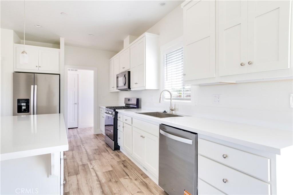 19165 Spalding Avenue Riverside, CA 92508 - Photo 11 of 32 Kitchen