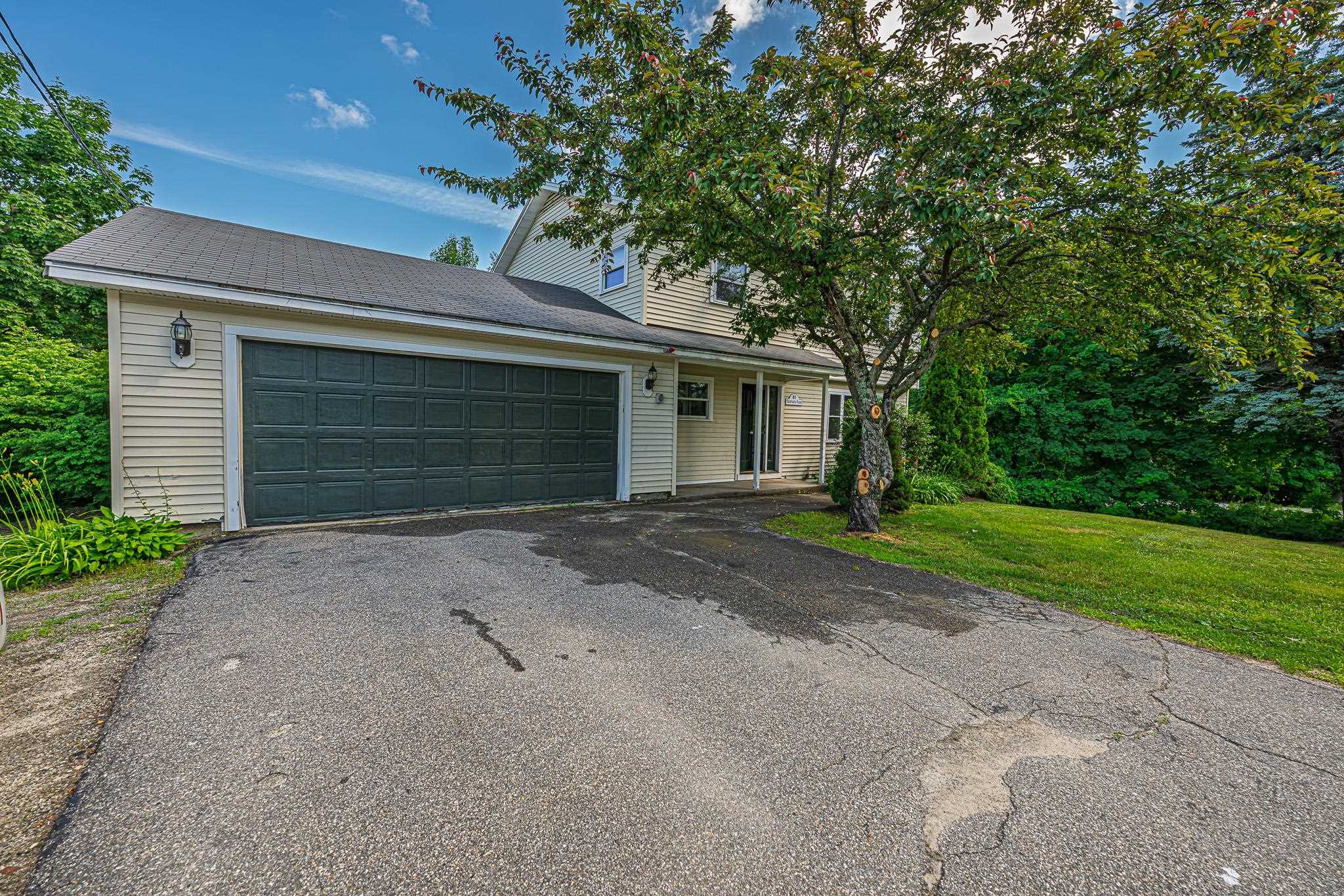 81 Seamans Road New London, NH 03257 - Photo 2 of 50