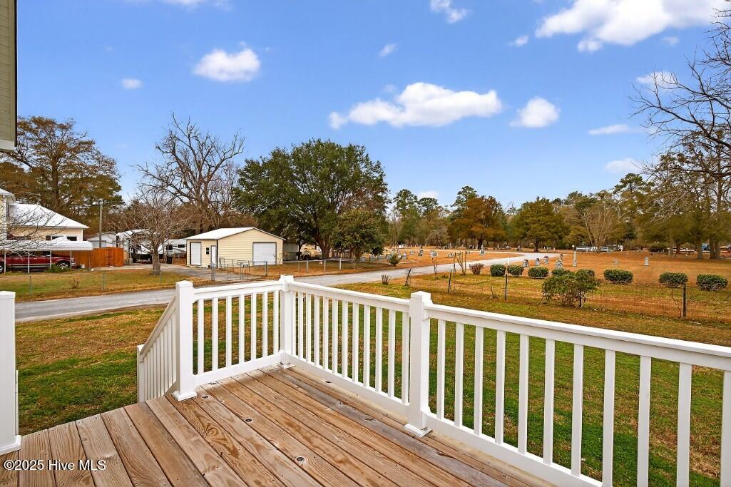 208 Pollock Street Pollocksville, NC 28573 - Photo 7 of 19 IMG_9692