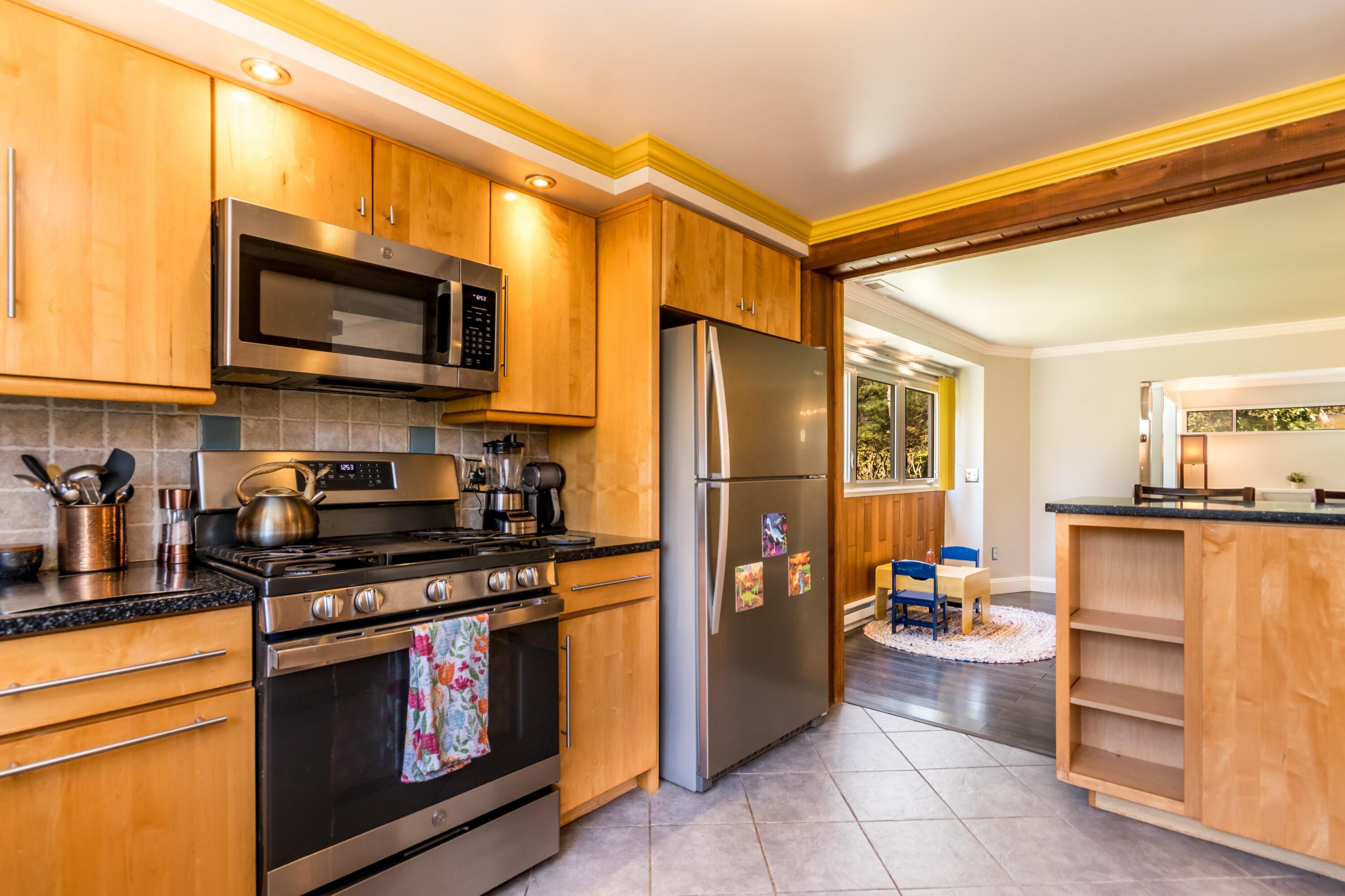 149 Wheeler Road Mashpee, MA 02649 - Photo 13 of 41 Kitchen
