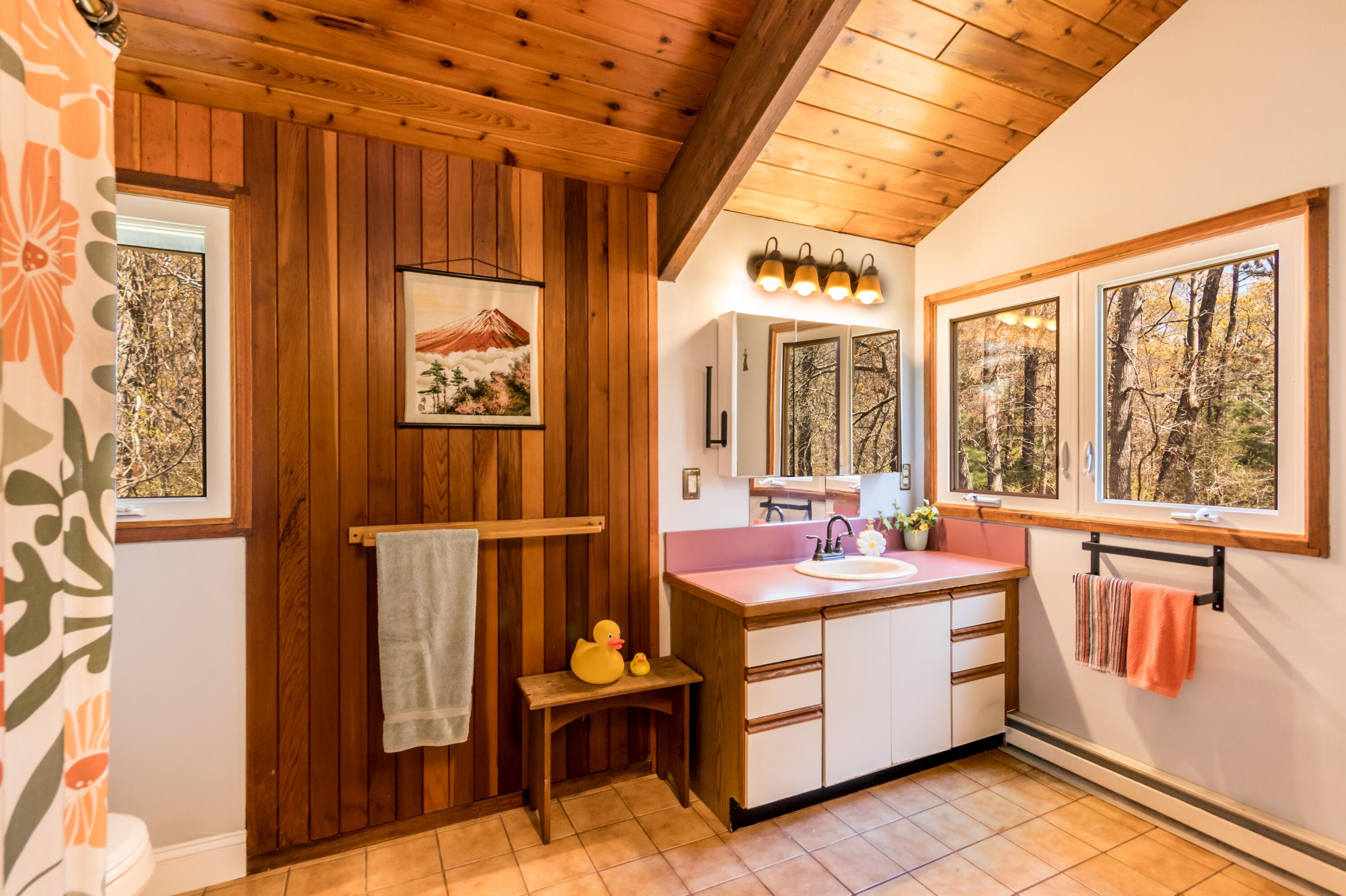 149 Wheeler Road Mashpee, MA 02649 - Photo 28 of 41 2nd floor bath