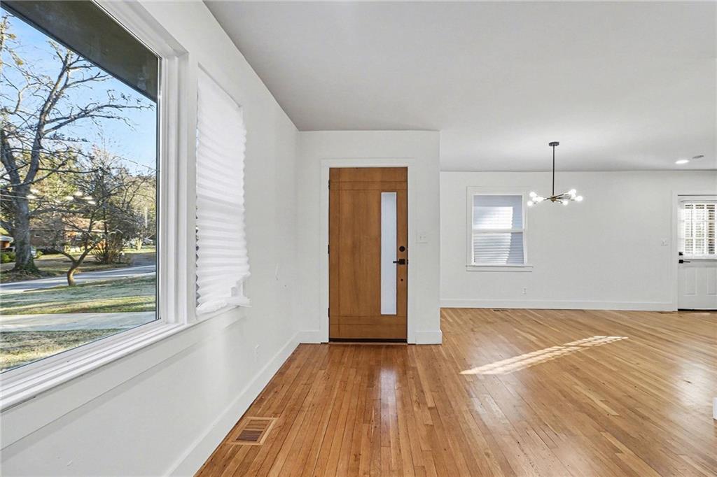 2213 Sharon Way Decatur, GA 30032 - Photo 10 of 40