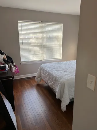 $3,500 | 2004 North Silver Lake Road, Arlington Heights, IL 60004