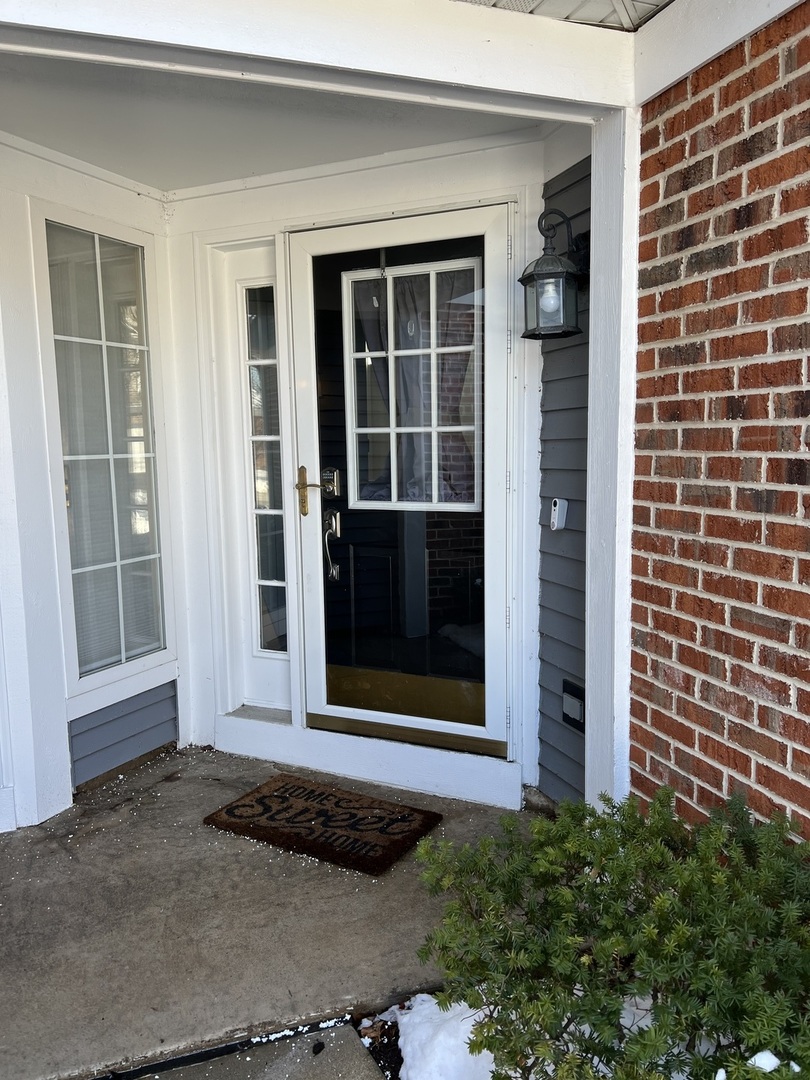 2004 North Silver Lake Road Arlington Heights, IL 60004 - Photo 2 of 22