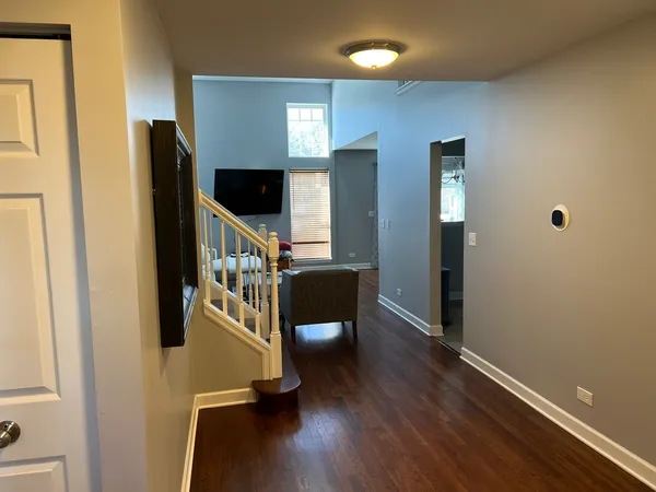 $3,500 | 2004 North Silver Lake Road, Arlington Heights, IL 60004