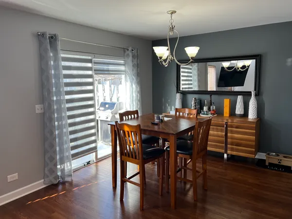 $3,500 | 2004 North Silver Lake Road, Arlington Heights, IL 60004