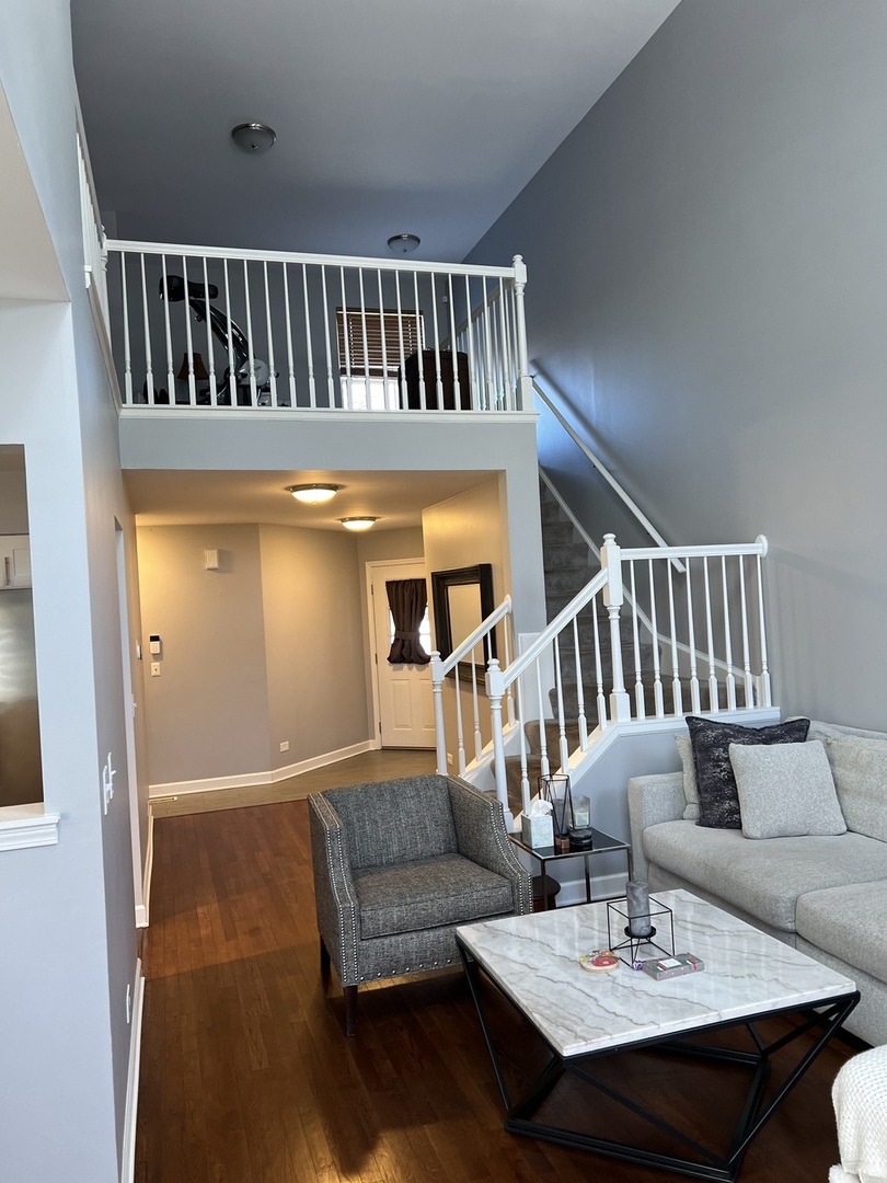 2004 North Silver Lake Road Arlington Heights, IL 60004 - Photo 8 of 22