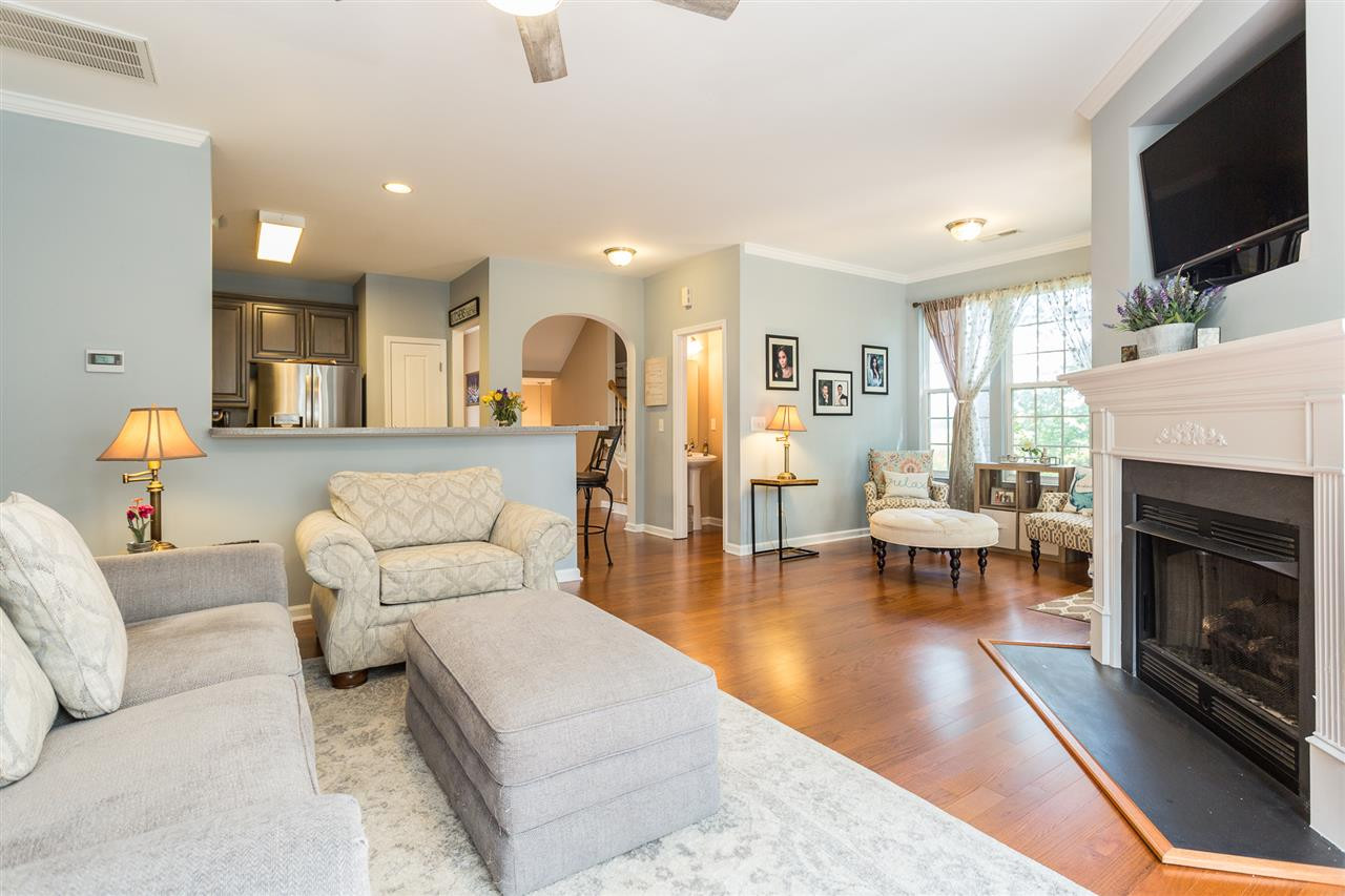 5514 Crescentview Parkway Raleigh, NC 27606 - Photo 3 of 29 Photo 3