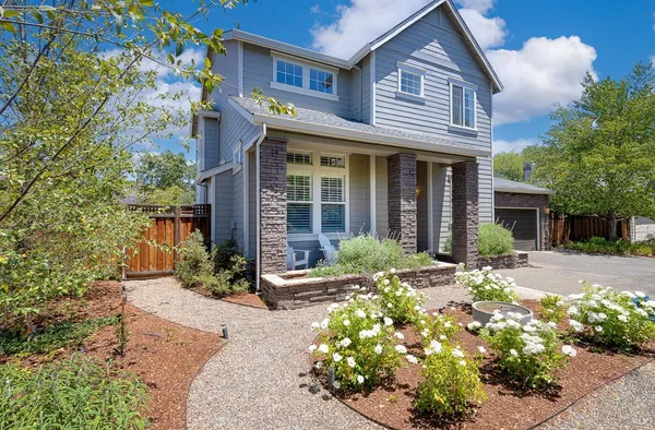 $8,000 | 704 Hunt Avenue, St. Helena, CA 94574