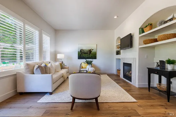 $8,000 | 704 Hunt Avenue, St. Helena, CA 94574