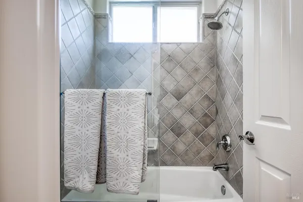 $8,000 | 704 Hunt Avenue, St. Helena, CA 94574