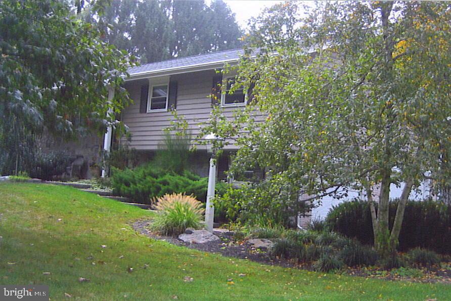 276 Rhoda Drive Lancaster, PA 17601 - Photo 2 of 14 Gallery Image 2