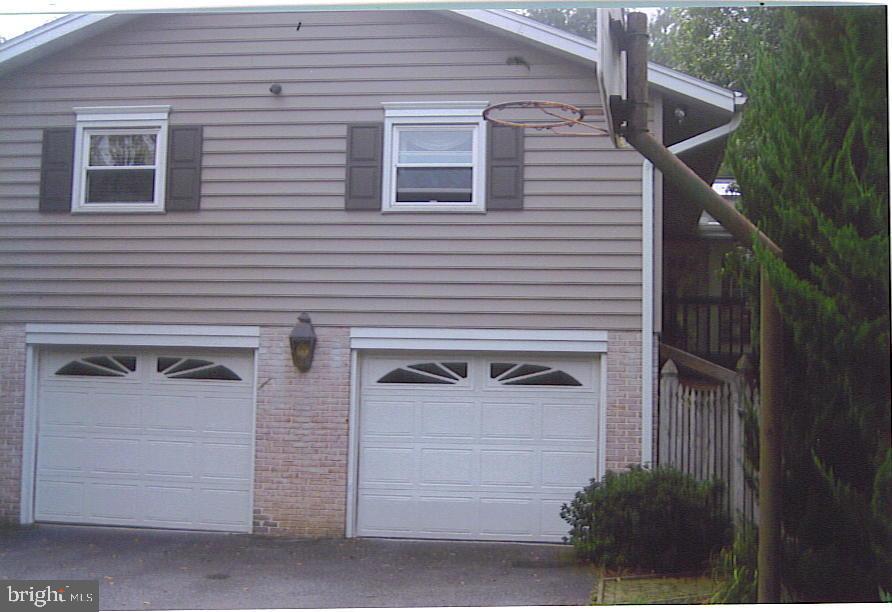 276 Rhoda Drive Lancaster, PA 17601 - Photo 3 of 14 Gallery Image 3