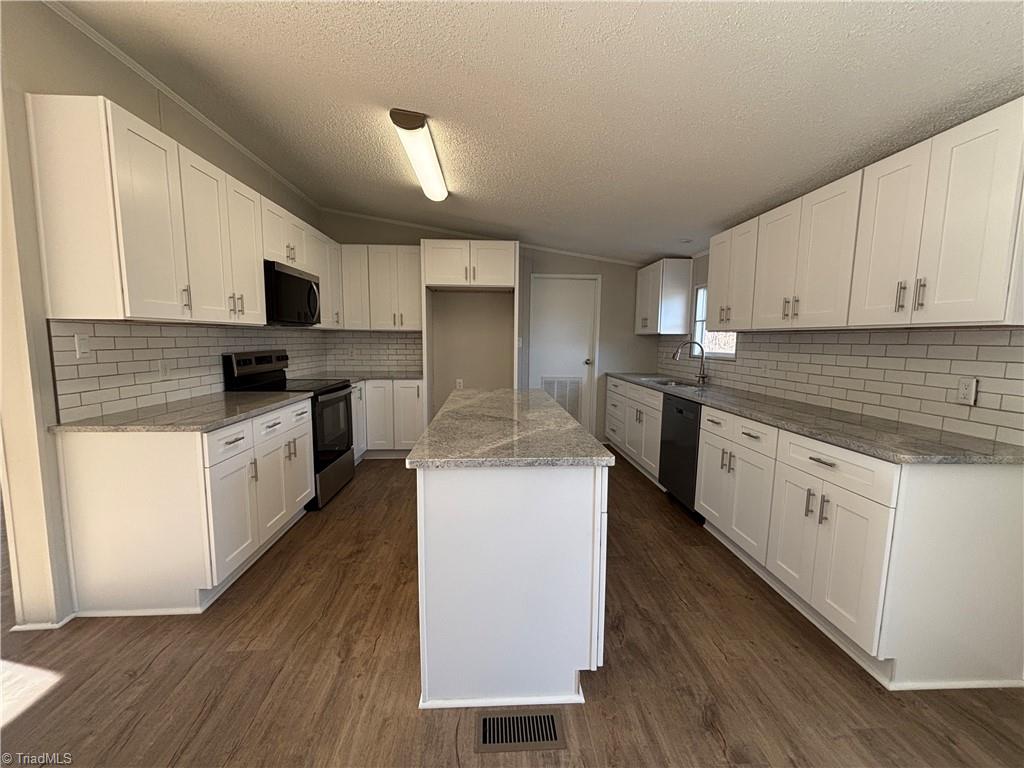 191 Owl Road Eden, NC 27288 - Photo 5 of 21