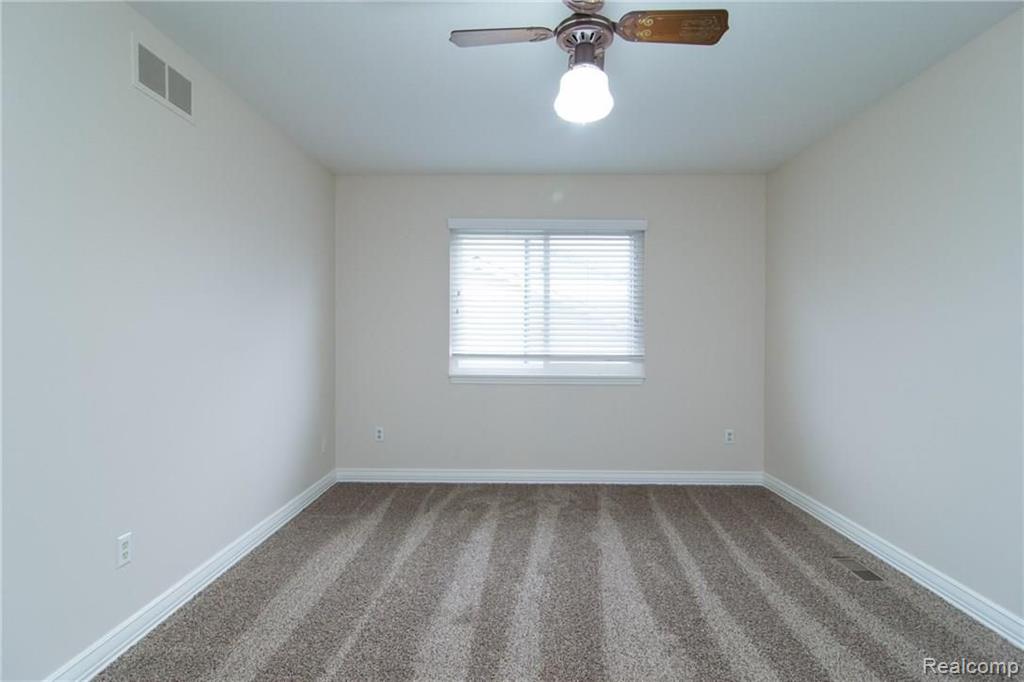 868 Lion Street Rochester Hills, MI 48307 - Photo 30 of 42