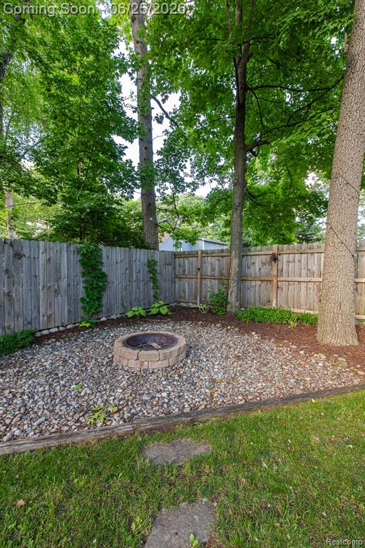 1665 Rosedale Street West Bloomfield, MI 48324 - Photo 32 of 40