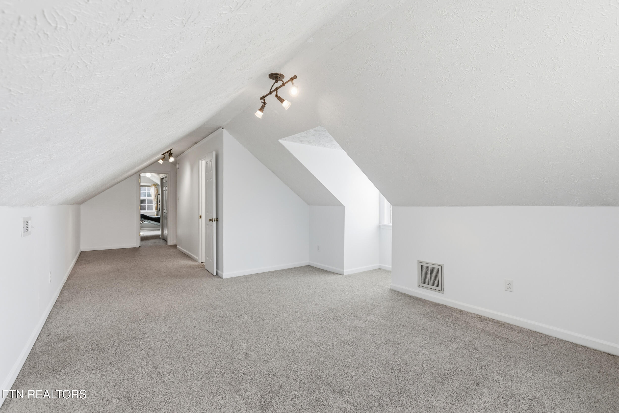 10508 River Ridge Road Knoxville, TN 37922 - Photo 21 of 28 bonus room