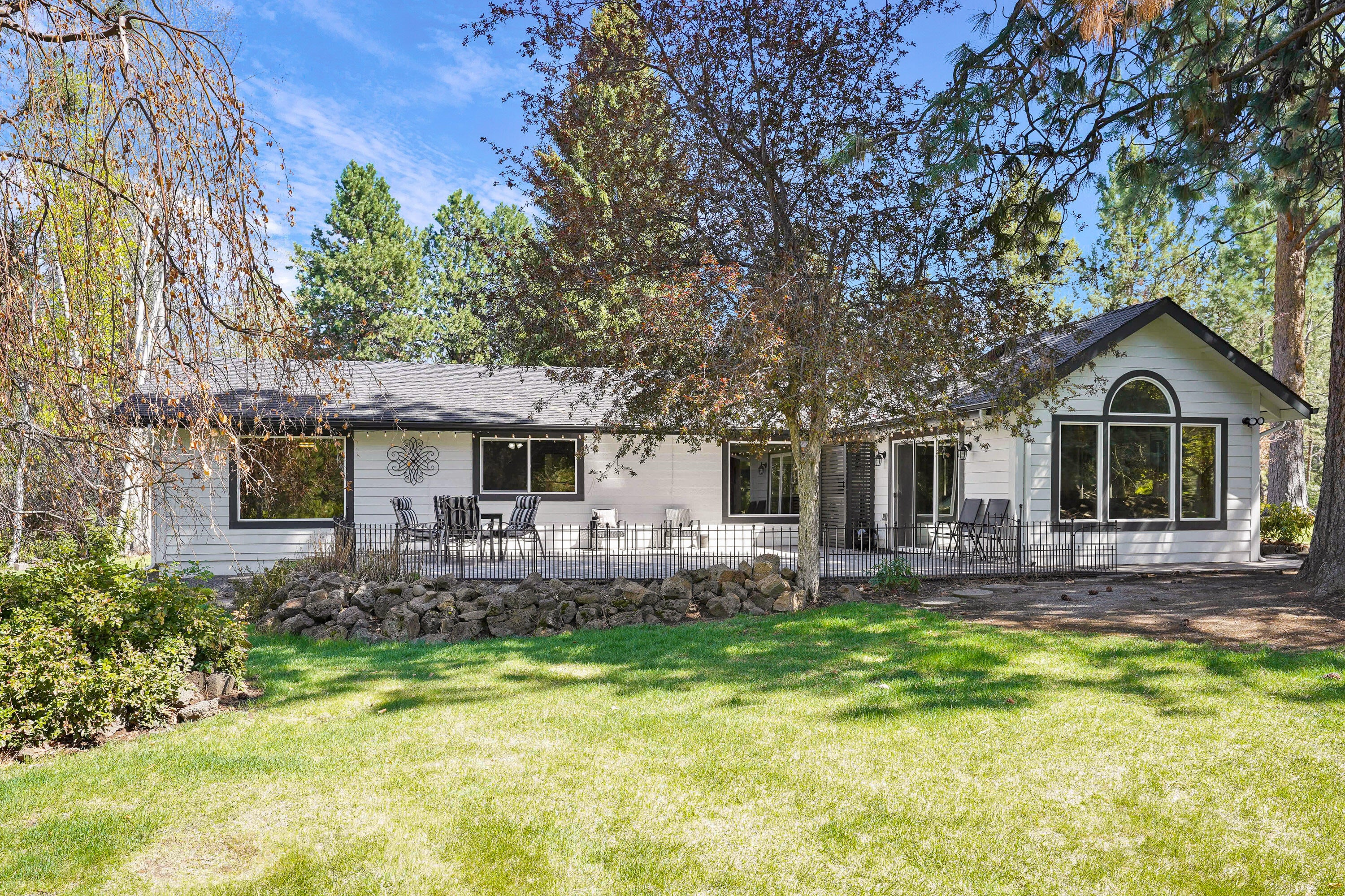 20452 Mainline Road Bend, OR 97702 - Photo 33 of 40 DSC01199