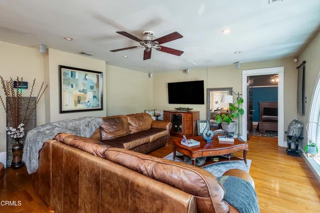 $375,000 | 160 Oleander Avenue, Bakersfield, CA 93304