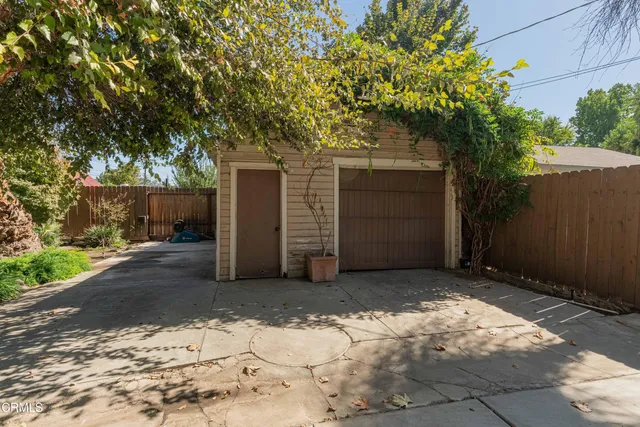 $375,000 | 160 Oleander Avenue, Bakersfield, CA 93304