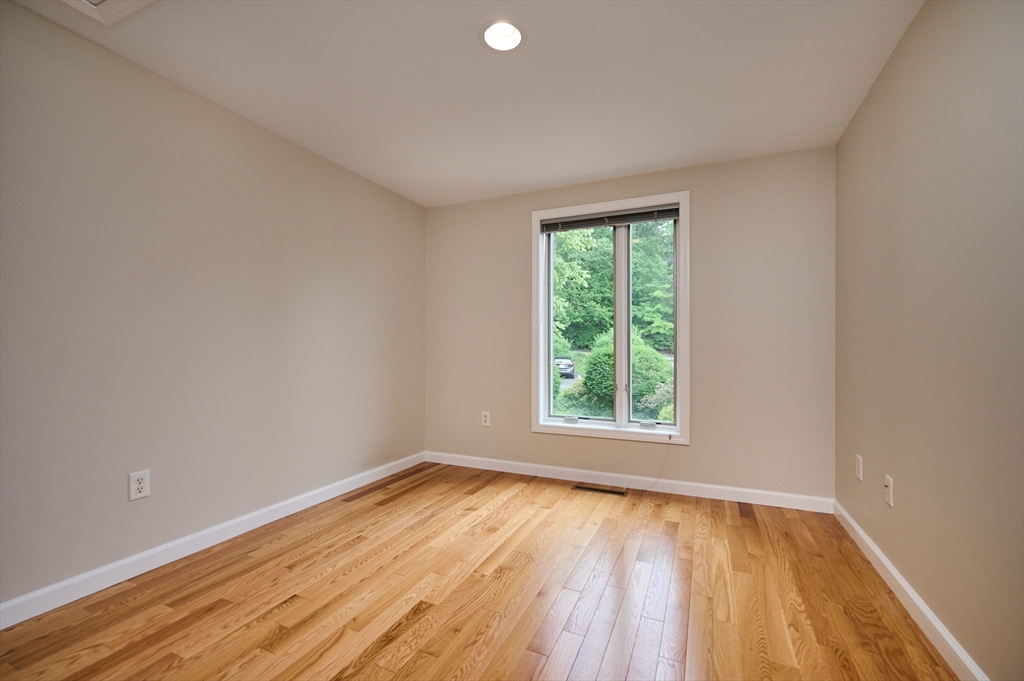 8 Emerson Court, Unit 8 Amherst, MA 01002 - Photo 18 of 42