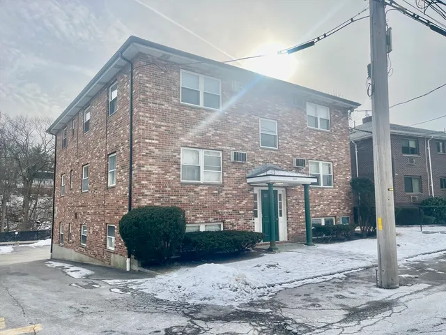 $1,850 | 304 College Farm Road, Unit 1, Waltham, MA 02451