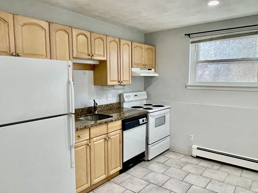304 College Farm Road, Unit 1 Waltham, MA 02451 - Photo 6 of 10
