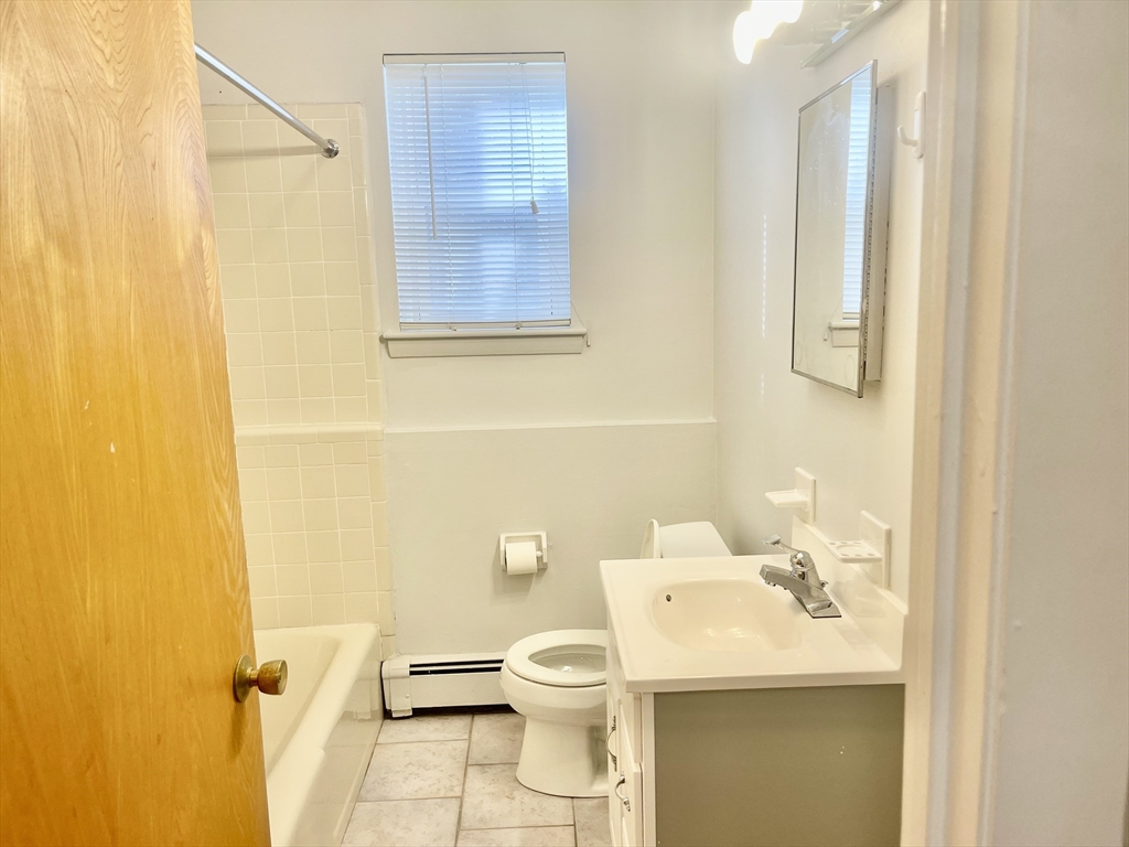 304 College Farm Road, Unit 1 Waltham, MA 02451 - Photo 7 of 10