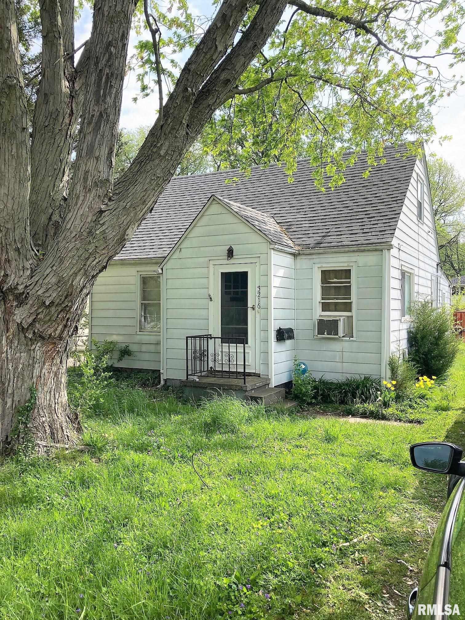 3216 South Spring Street Springfield, IL 62703 - Photo 1 of 1